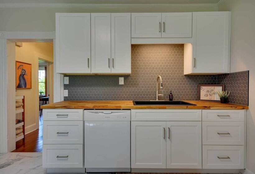 Charming Danville Home: 1/2 Mi To Caesars Virginia