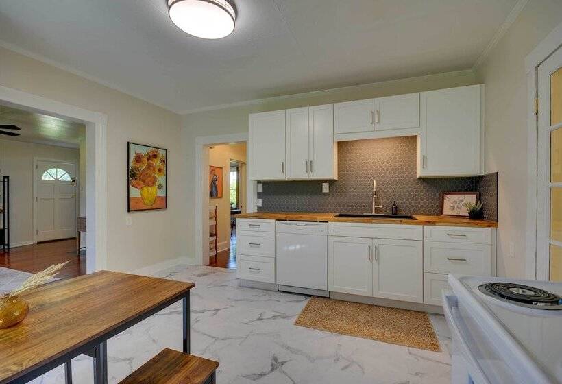 Charming Danville Home: 1/2 Mi To Caesars Virginia