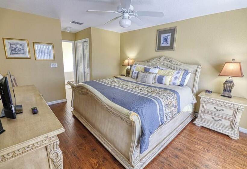 Clifford S Pinewood Estates Vacation Home