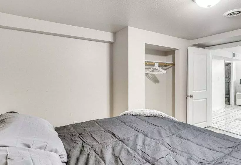 Cozy Sturgis Retreat   Walk To Main St & Saloons!