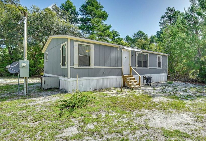 Crescent City Home W/ Charcoal Grill: Near 3 Lakes