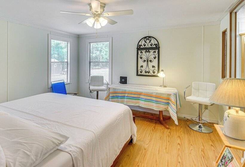 Crescent City Home W/ Charcoal Grill: Near 3 Lakes