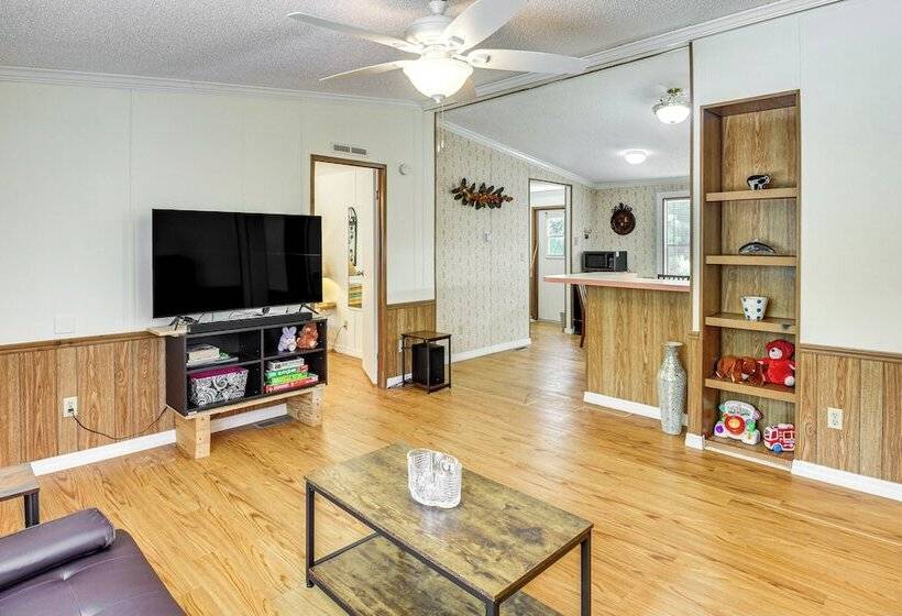 Crescent City Home W/ Charcoal Grill: Near 3 Lakes