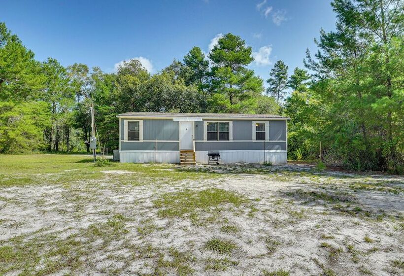 Crescent City Home W/ Charcoal Grill: Near 3 Lakes