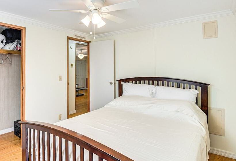 Crescent City Home W/ Charcoal Grill: Near 3 Lakes