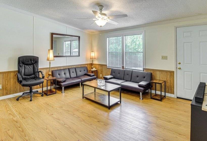 Crescent City Home W/ Charcoal Grill: Near 3 Lakes