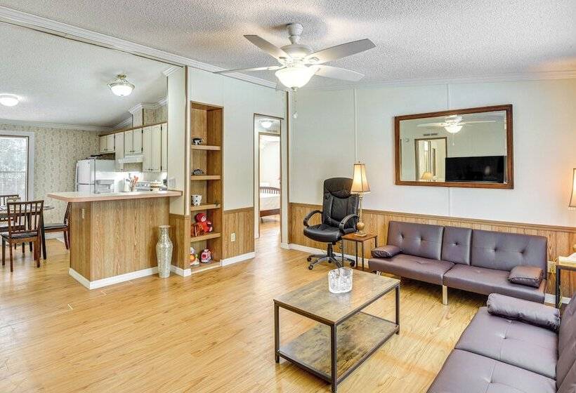 Crescent City Home W/ Charcoal Grill: Near 3 Lakes