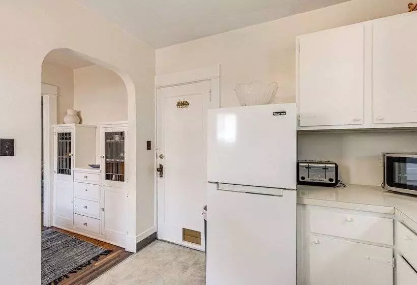 Dog Friendly  Columbia Cottage  In Hood River!