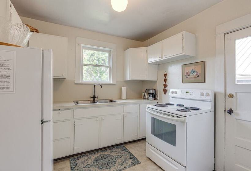 Dog Friendly  Columbia Cottage  In Hood River!