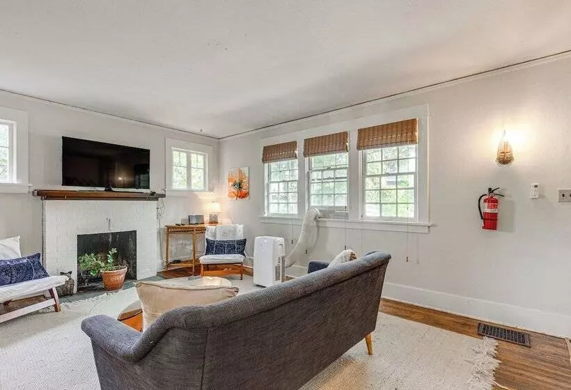 Dog Friendly  Columbia Cottage  In Hood River!