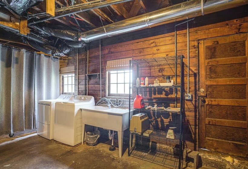 Dog Friendly  Columbia Cottage  In Hood River!