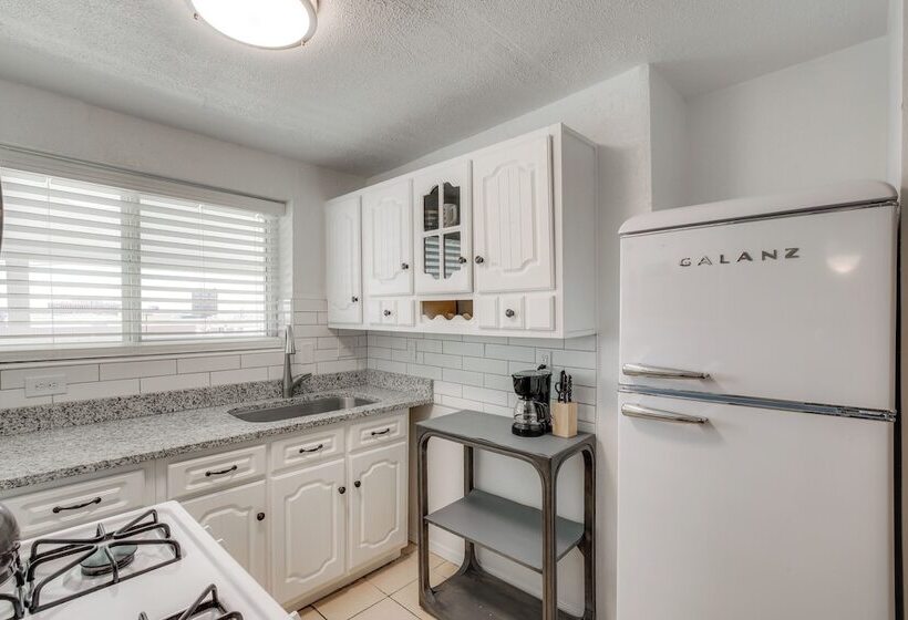 El Paso Home ~ 2 Mi To University Medical Center!