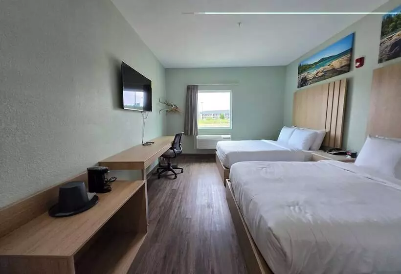 Hotelli Royal Inn & Suites