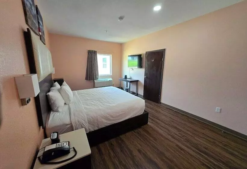 Hotelli Royal Inn & Suites