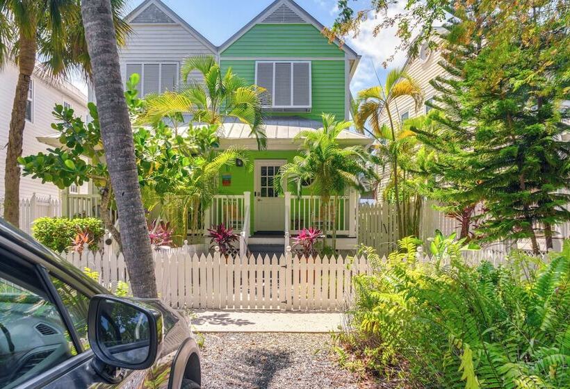 Key West Home On Golf Course W/ Patio & Grill!