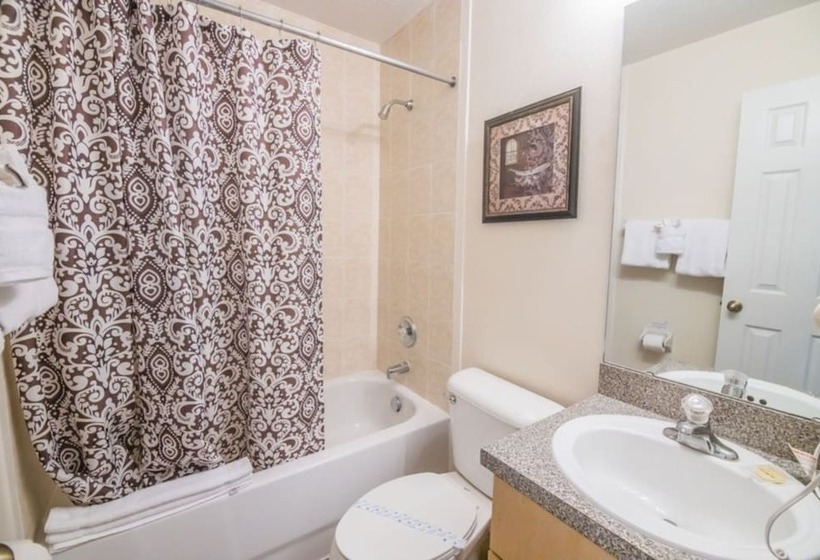 Lake View Townhome Near Disney