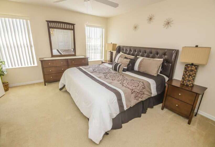 Lake View Townhome Near Disney