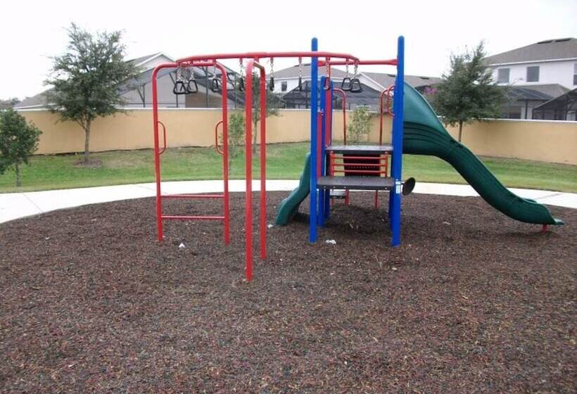 Lake View Townhome Near Disney