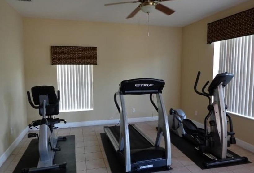 Lake View Townhome Near Disney