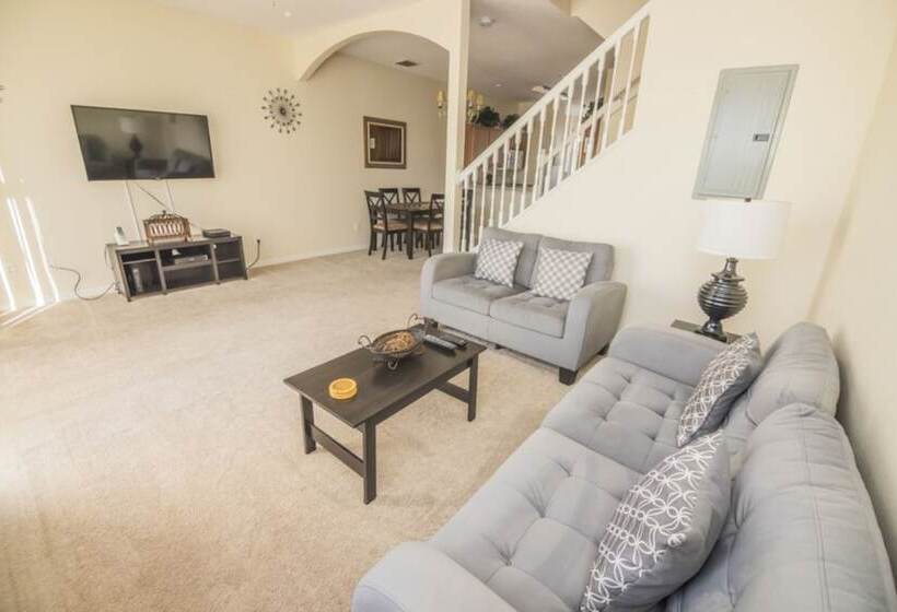 Lake View Townhome Near Disney