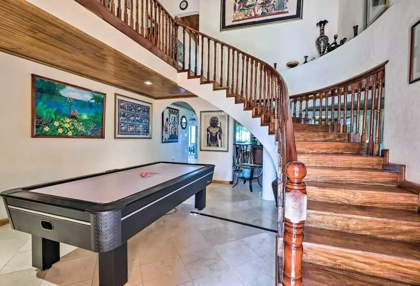 Oceanfront Majestic Beach House W/ Gym + Pool!