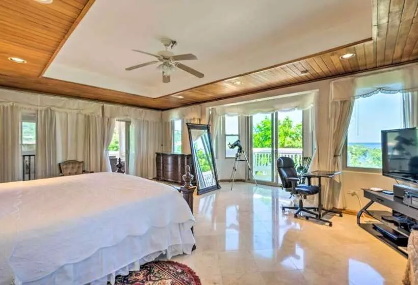 Oceanfront Majestic Beach House W/ Gym + Pool!