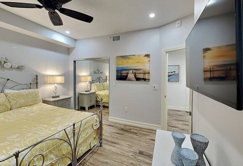 Palm Harbor Club 202