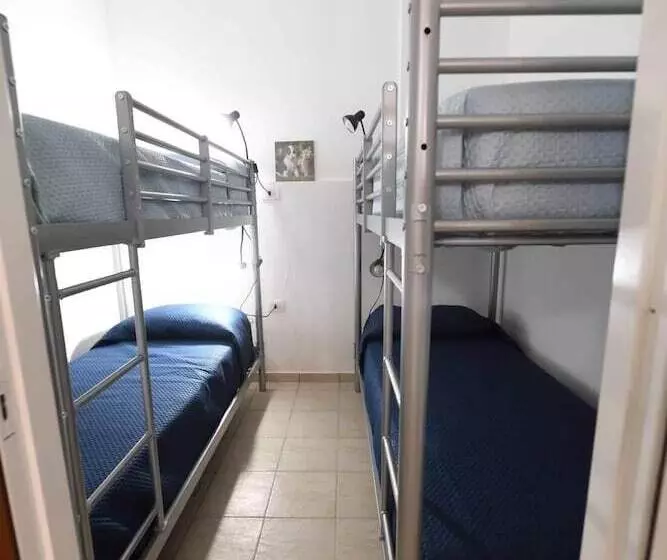 ペンション Room In Apartment   Terrasinipalermovacation For 2 Guests New
