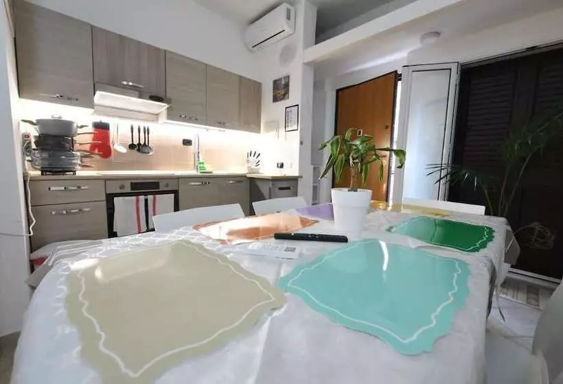 ペンション Room In Apartment   Terrasinipalermovacation For 2 Guests New