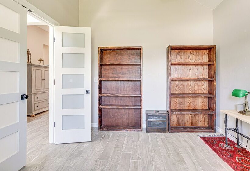 Pet Friendly Elgin Retreat W/ Patio, Grill & Yard!