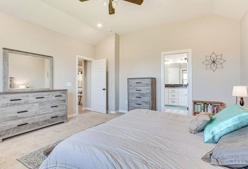 Pet Friendly Elgin Retreat W/ Patio, Grill & Yard!