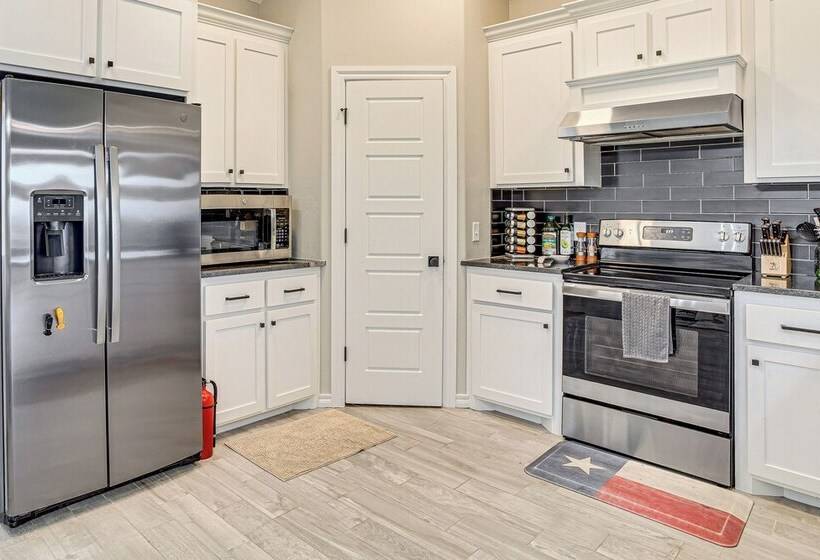 Pet Friendly Elgin Retreat W/ Patio, Grill & Yard!