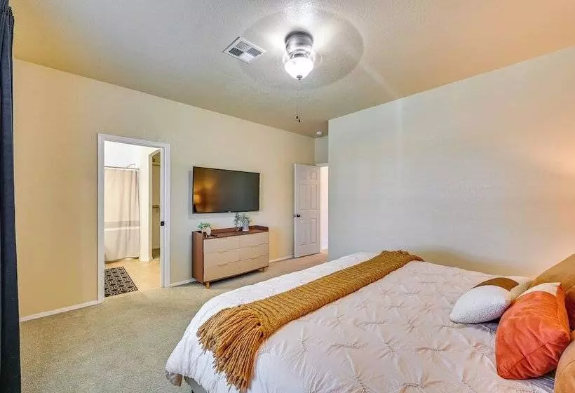 Pet Friendly Yuma Home W/ Private Yard & Pool!