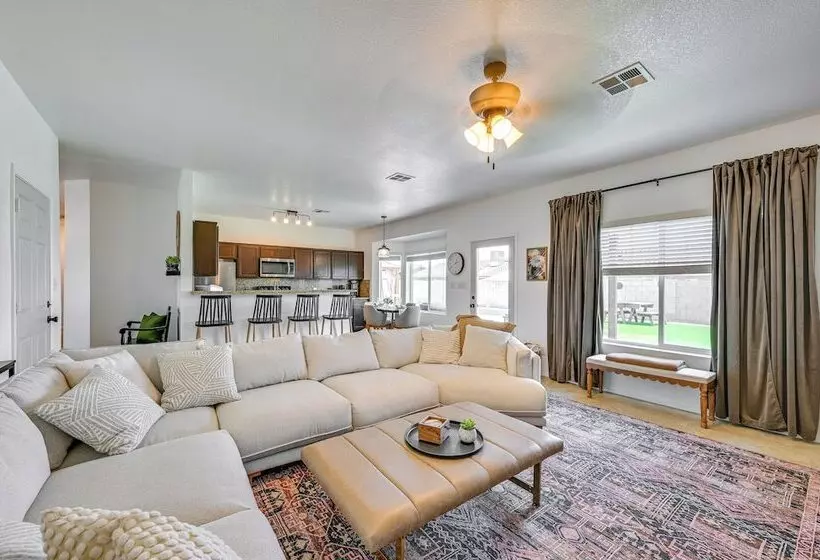 Pet Friendly Yuma Home W/ Private Yard & Pool!