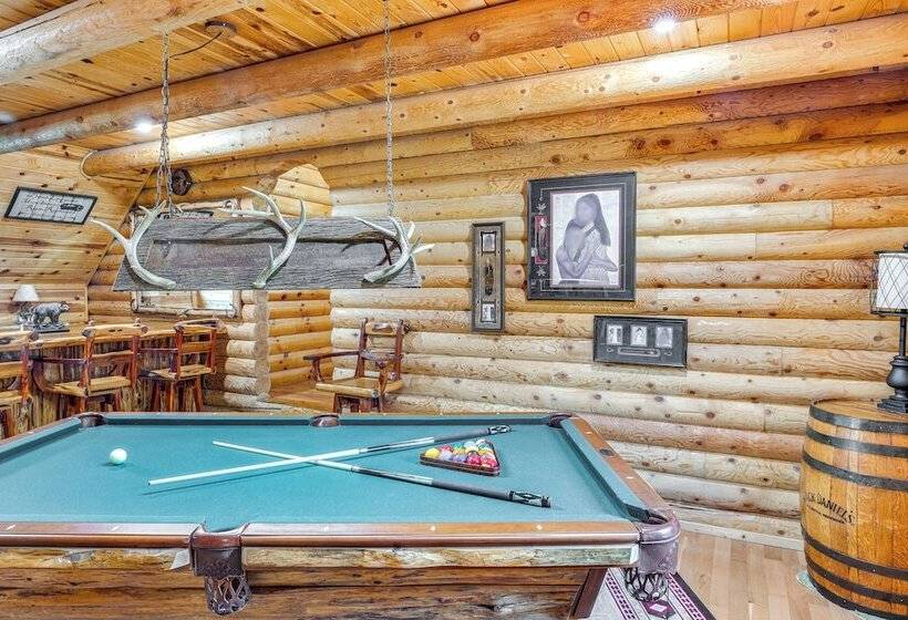 Rustic Retreat In Hickman On 160 Acres W/ Views!