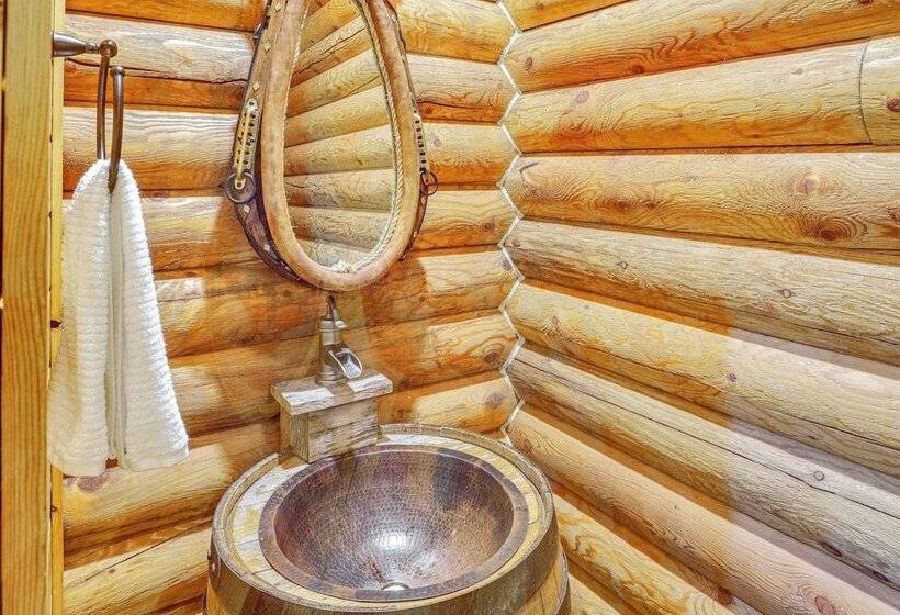 Rustic Retreat In Hickman On 160 Acres W/ Views!