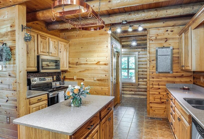 Rustic Retreat In Hickman On 160 Acres W/ Views!