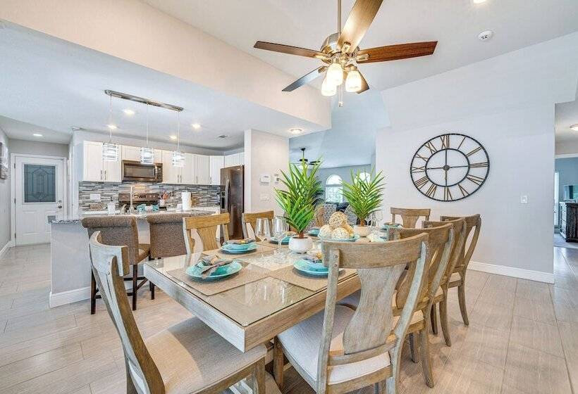 5 Mi To Disney World: Spacious Kissimmee Home!