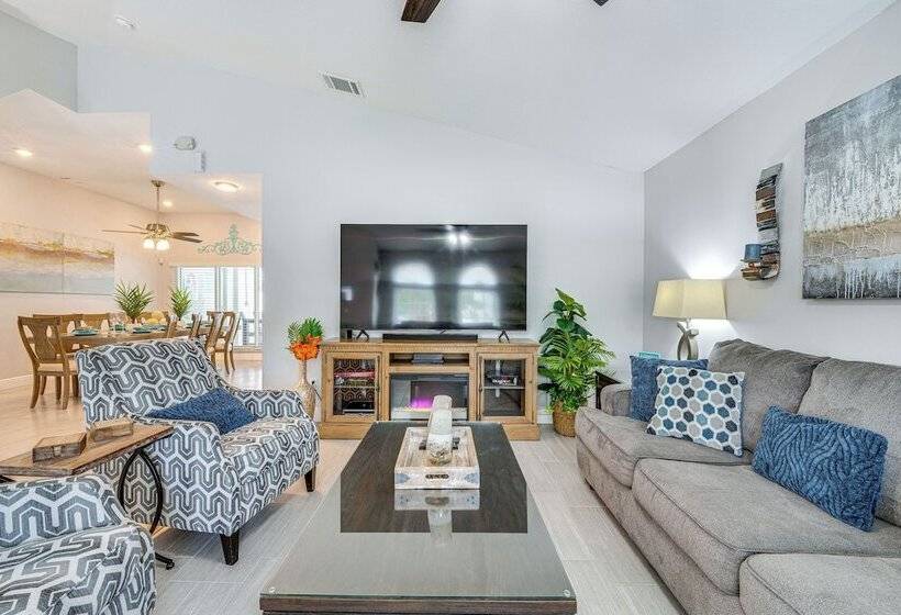 5 Mi To Disney World: Spacious Kissimmee Home!