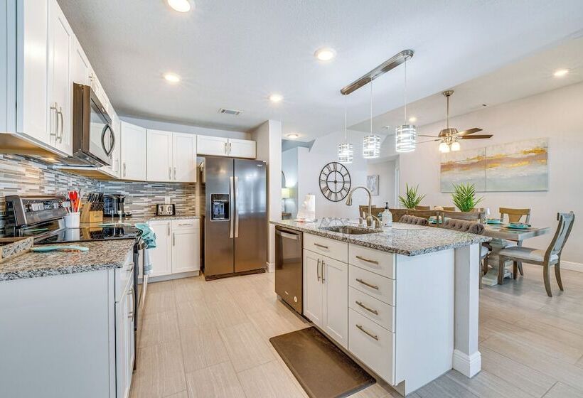 5 Mi To Disney World: Spacious Kissimmee Home!