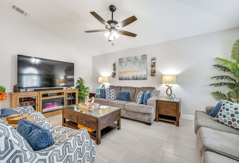 5 Mi To Disney World: Spacious Kissimmee Home!