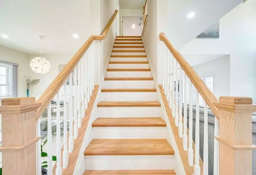 Spacious Poconos Home ~ 19 Mi To Kalahari!