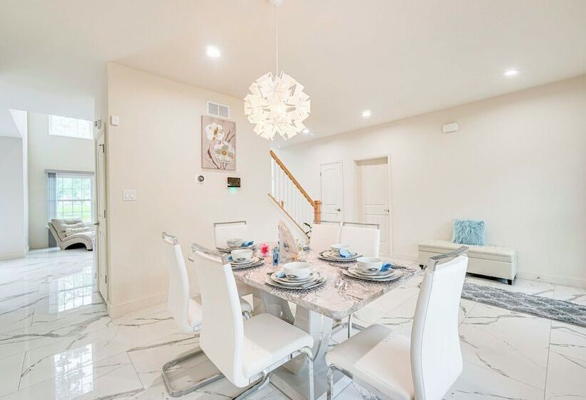 Spacious Poconos Home ~ 19 Mi To Kalahari!