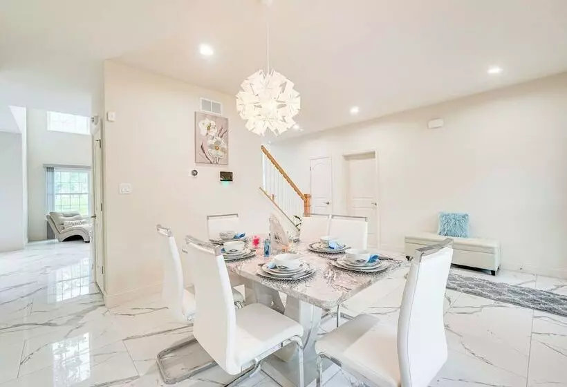 Spacious Poconos Home ~ 19 Mi To Kalahari!