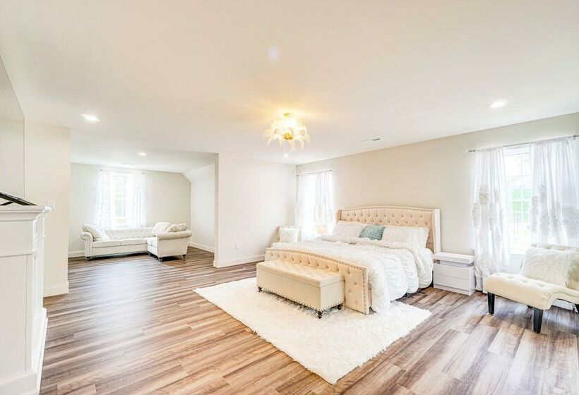 Spacious Poconos Home ~ 19 Mi To Kalahari!