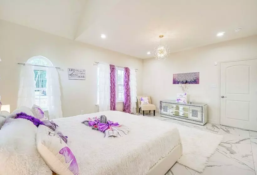 Spacious Poconos Home ~ 19 Mi To Kalahari!