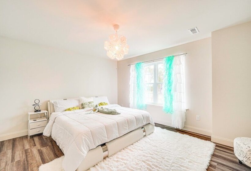 Spacious Poconos Home ~ 19 Mi To Kalahari!