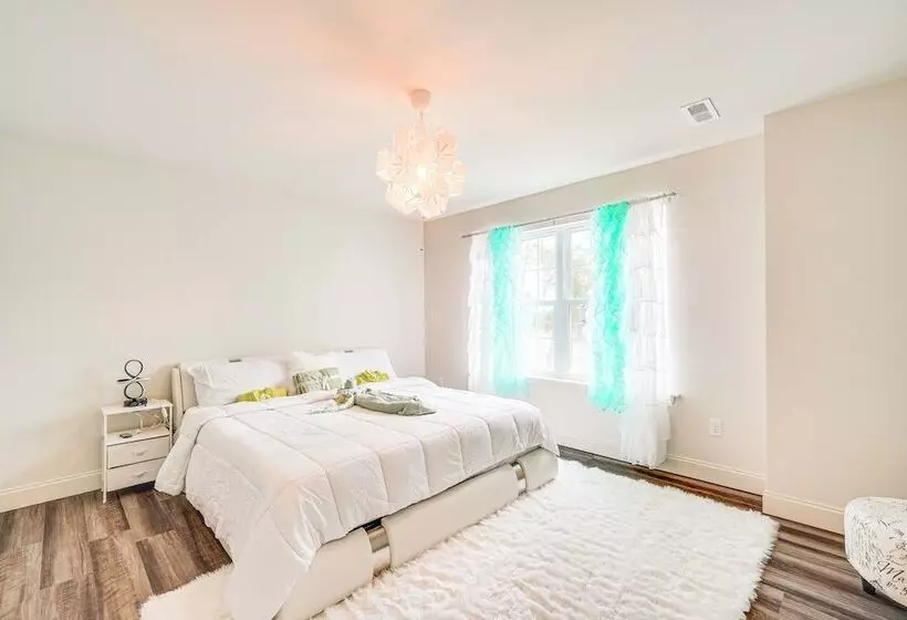 Spacious Poconos Home ~ 19 Mi To Kalahari!