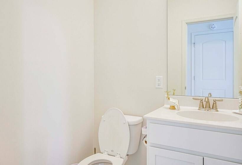 Spacious Poconos Home ~ 19 Mi To Kalahari!