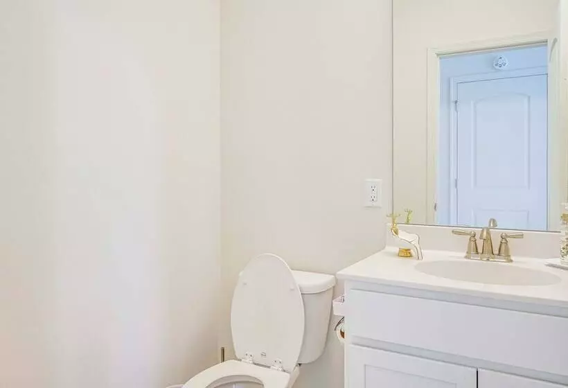 Spacious Poconos Home ~ 19 Mi To Kalahari!